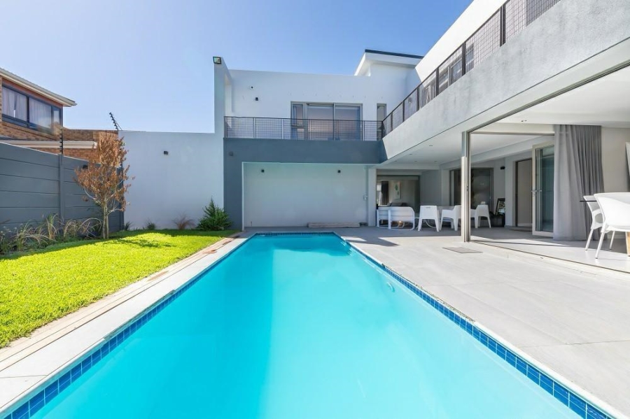 To Let 3 Bedroom Property for Rent in Sunset Beach Western Cape